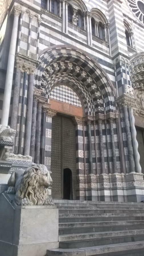 la casa accanto al Duomo Genova Eksteriør billede
